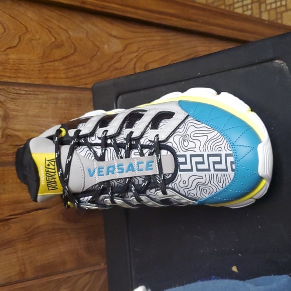 Men's Sneakers - Picture 1 of 7